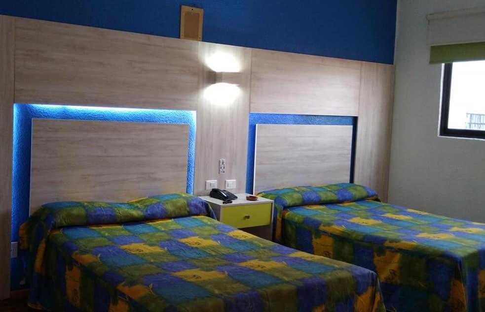 Hotel Gilbert メキシコシティ エクステリア 写真