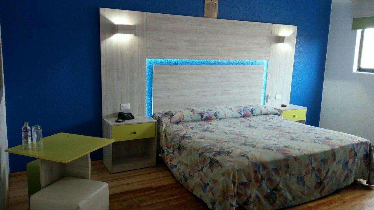 Hotel Gilbert メキシコシティ エクステリア 写真