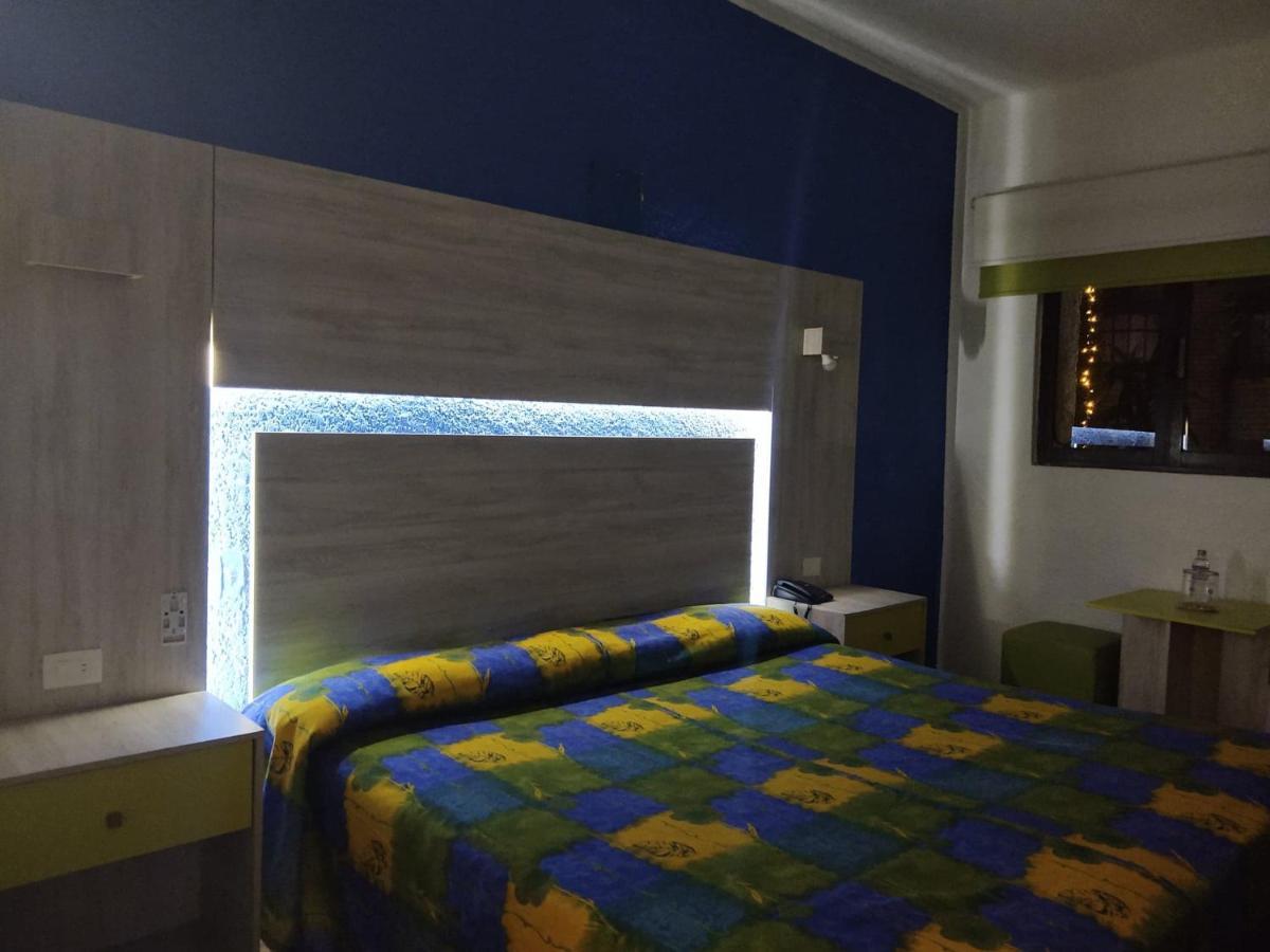 Hotel Gilbert メキシコシティ エクステリア 写真