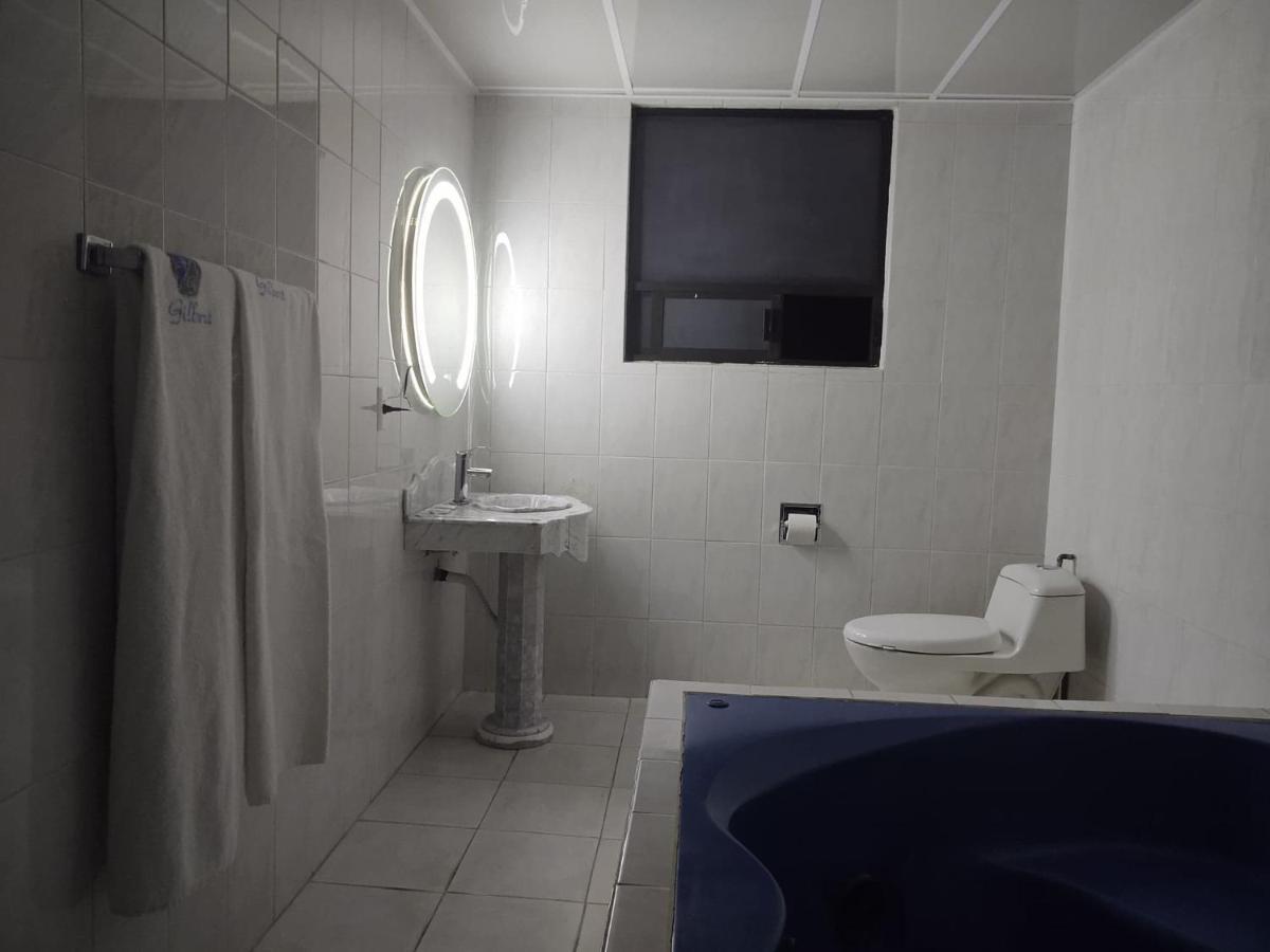 Hotel Gilbert メキシコシティ エクステリア 写真